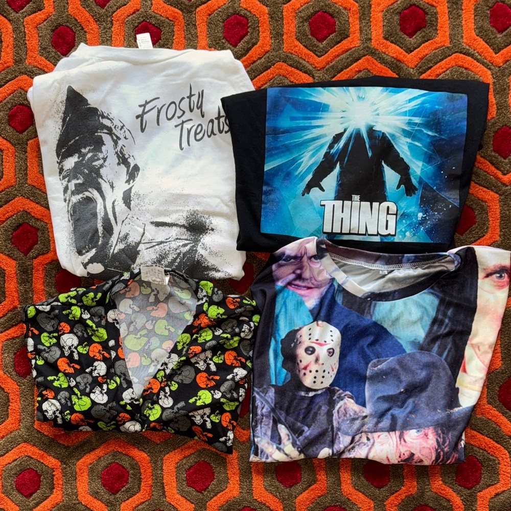 MAKE OFFER! Lot of 4 Graphic Short Sleeve Tees - HORROR t-shirts Men''s Med & Sm